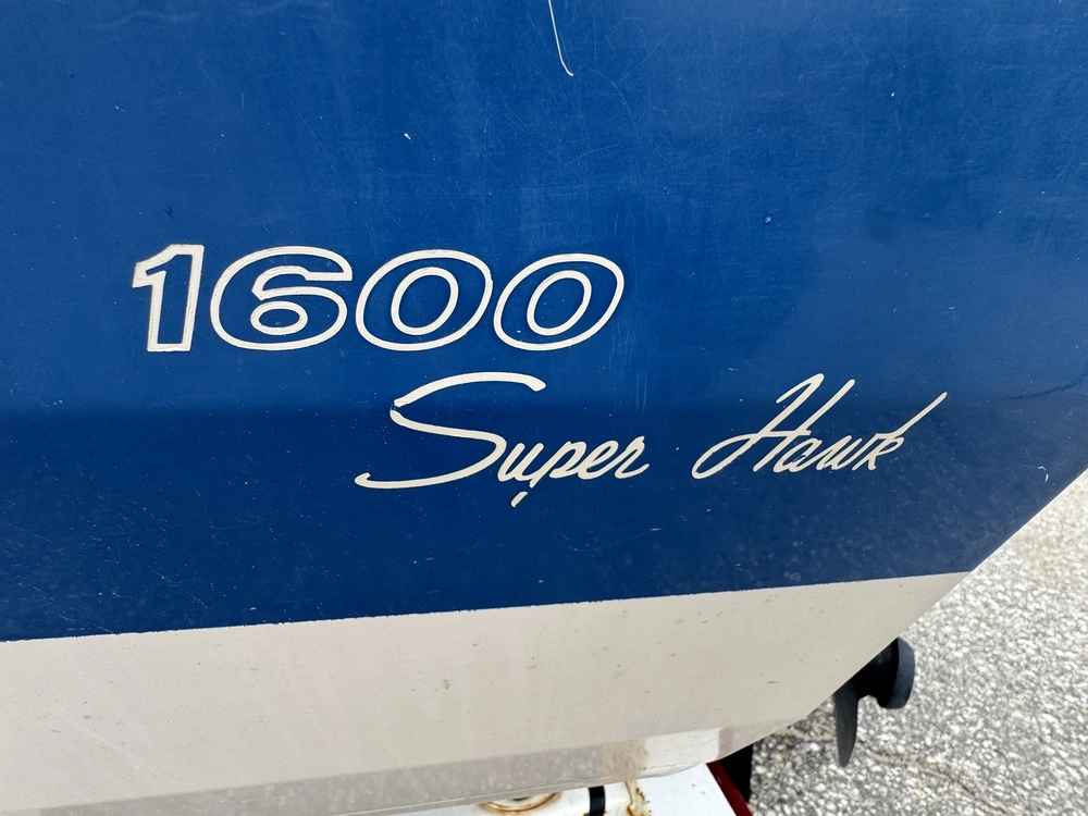 Crestliner Super Hawk 1600 1999 alt