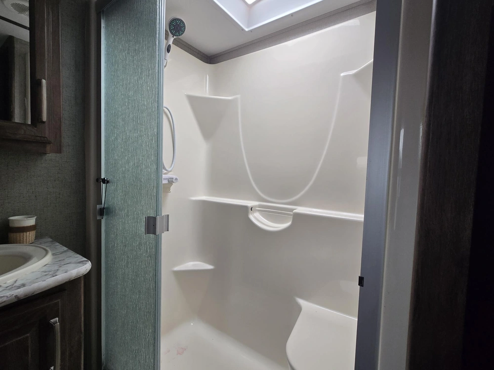 Cougar 327rl 2018 alt