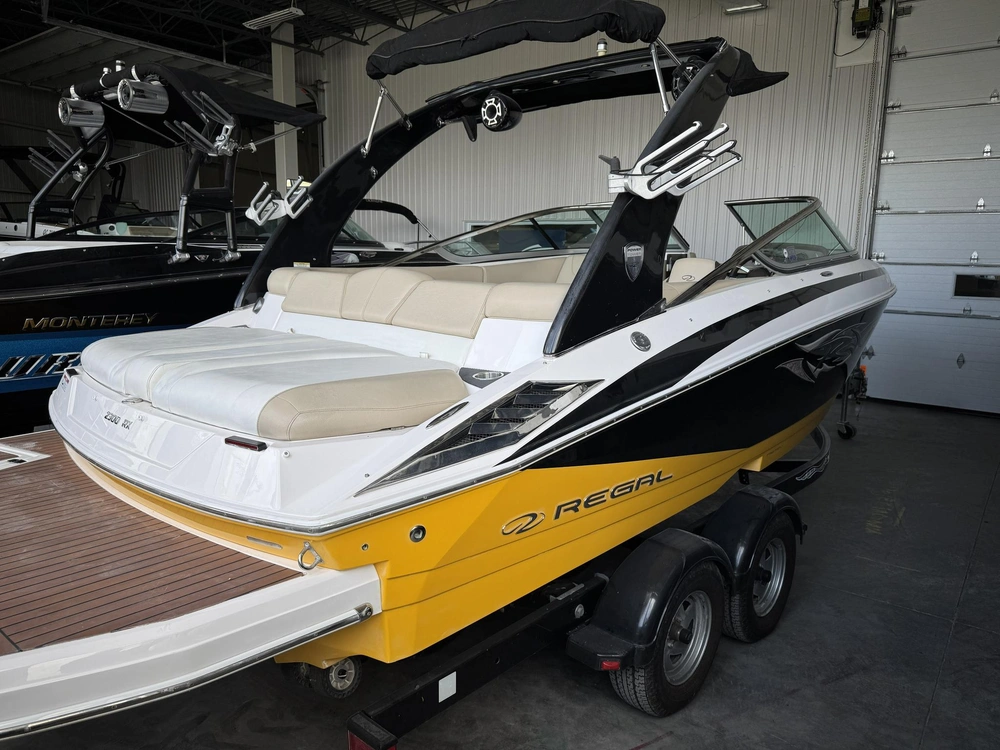 Regal 2300 Rx 2013 alt