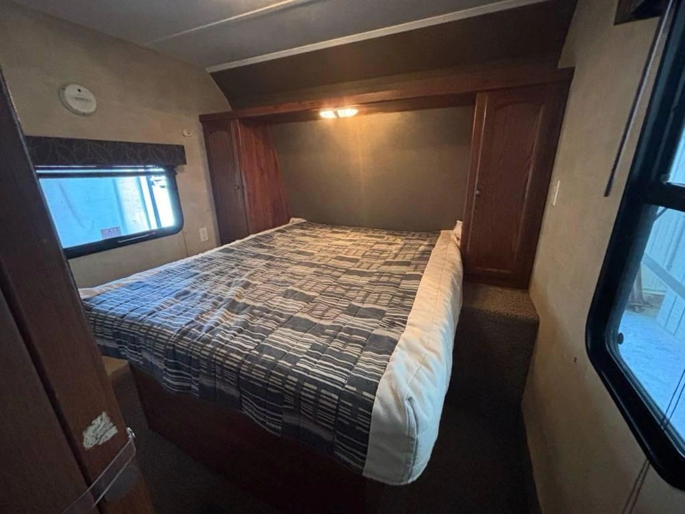 Keystone Rv Hideout 260lhs 2013 alt