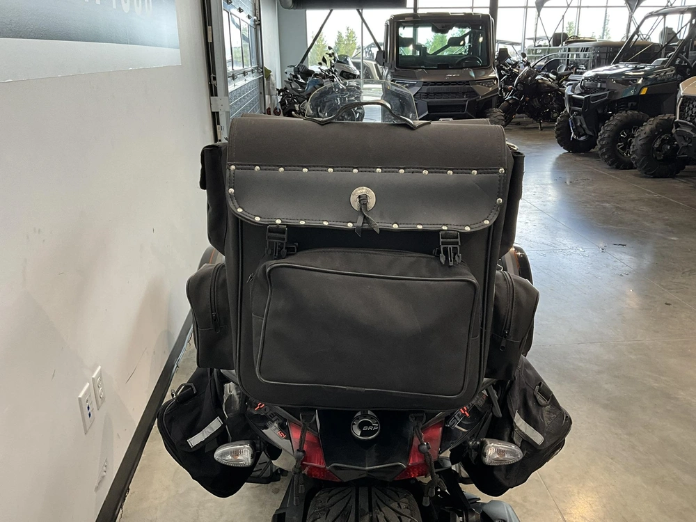 2016 Can-am Spyder Sts alt
