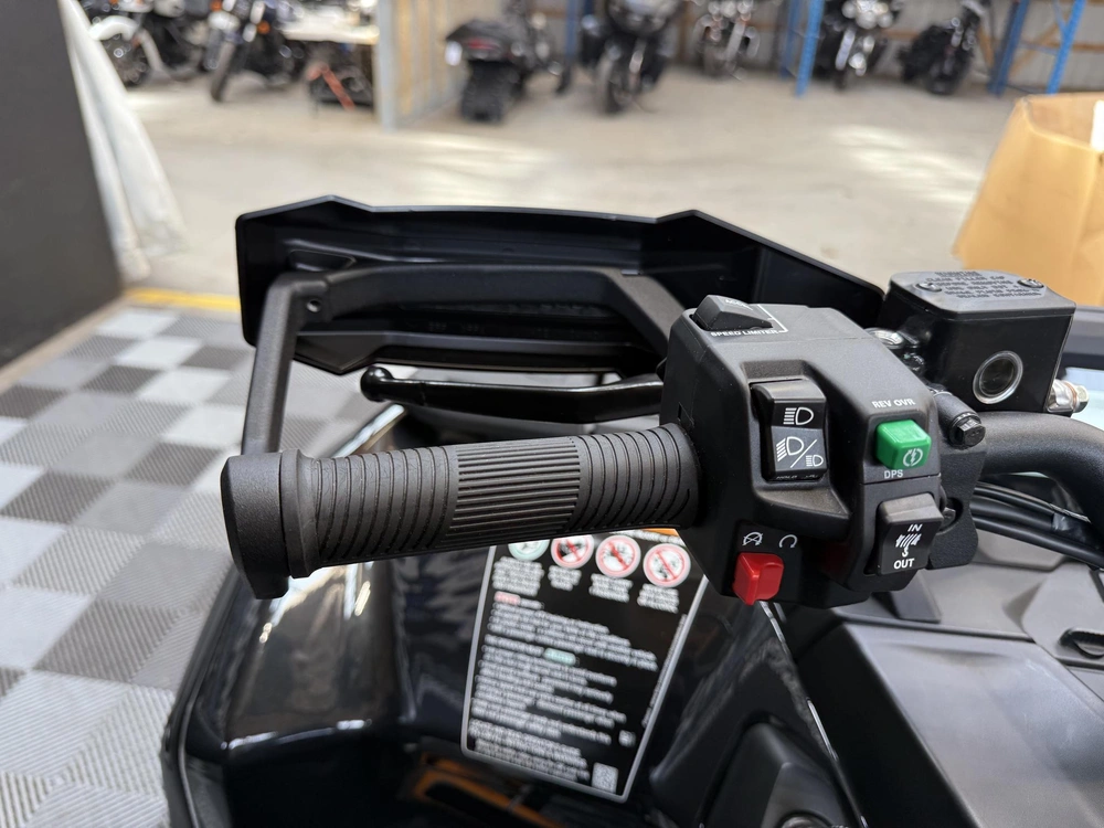 2026 Can-am Atv Outl Max 6x6 Bac 1000r Bk 26 Backcountry 1000r alt