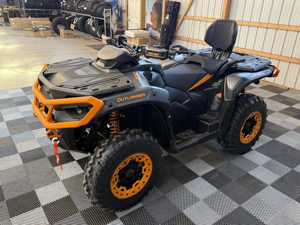 2026 Can-am 2026 Can-am Outlander Max Xt-p 1000r Mineral Grey & Orange Crush alt