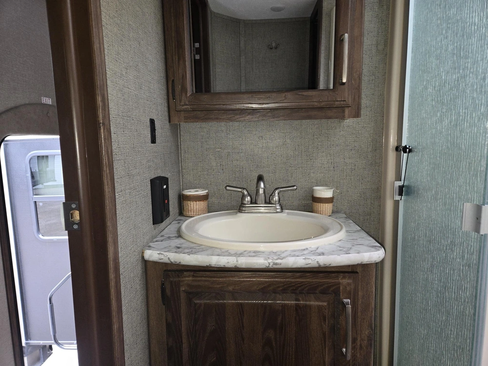 Cougar 327rl 2018 alt