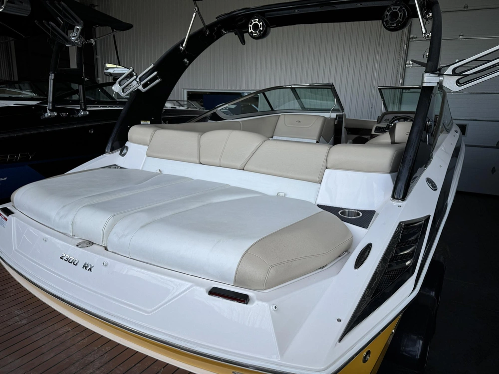 Regal 2300 Rx 2013 alt