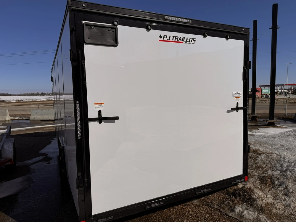 2026 Forest River Hlaft8520ta3 8.5x20 Flat Top Wedge Enclosed Trailer alt
