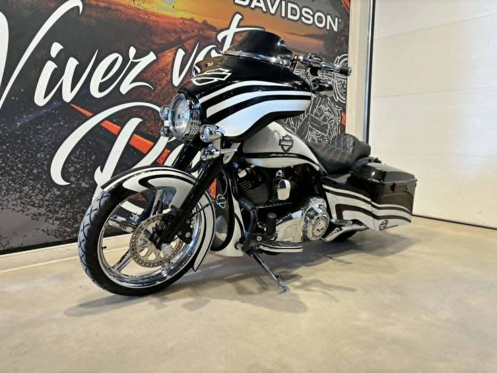 Harley-davidson Street Glide Flhx 2011 alt