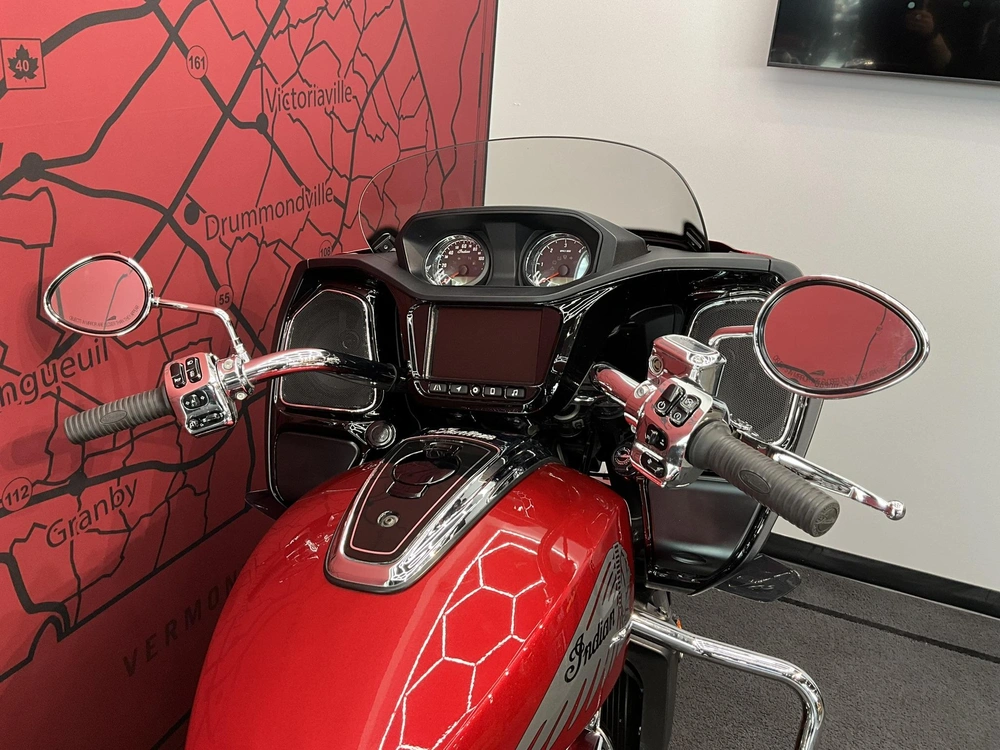 2021 Indian Motorcycle Challenger Limited alt