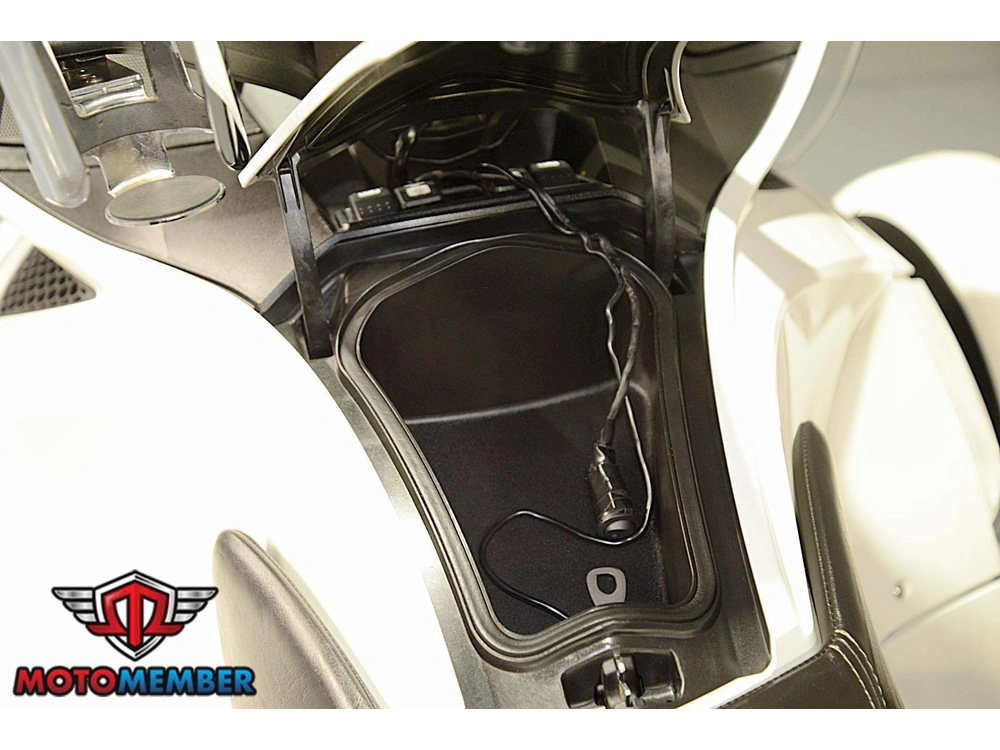 2014 Can-am Spyder Rt S alt
