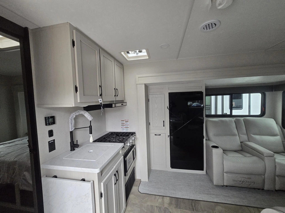 Coachmen Chaparral 218se 2026 alt