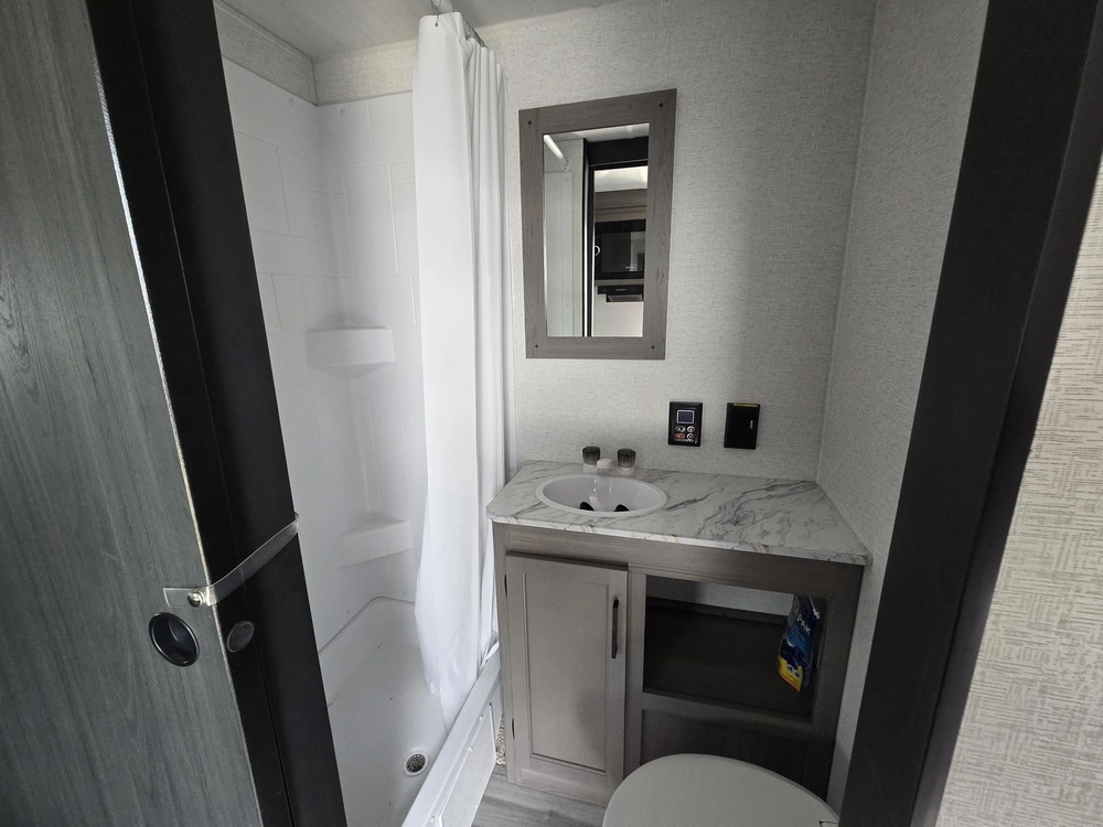 Hideout 200rl 2024 alt