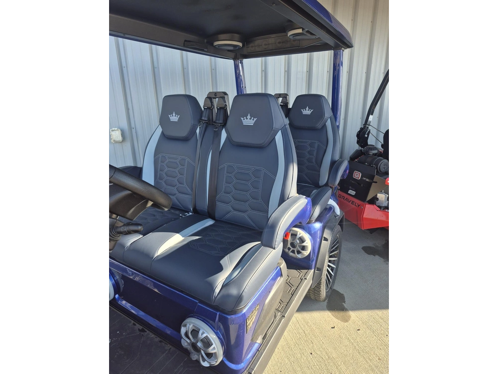 2026 Hdk D-max Gt4 Blue Port W) Ocean Wave Seats alt