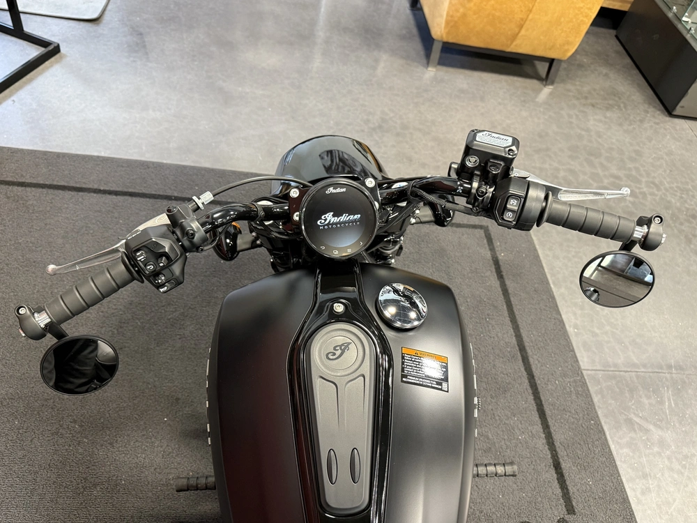 2026 Indian Motorcycle Scout Bobber Lt W/ Tech, Black Smoke, 49st alt