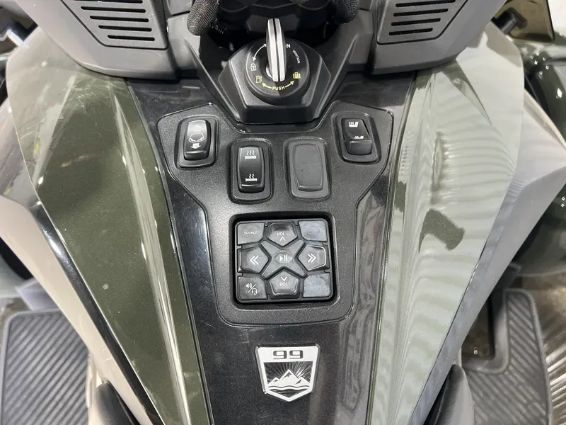 Can-Am SPYDER RT SEA-TO-SKY SE6 **BAS KILOMÉTRAGE!!** 2023