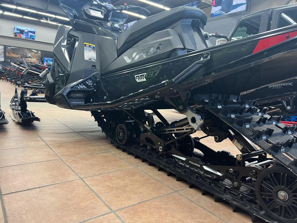 2024 Polaris Patriot Boost Indy Vr1 137 Gloss Black alt