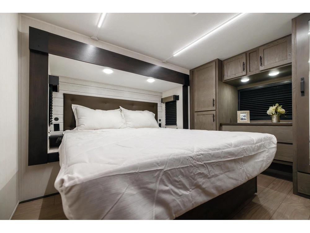 Arctic Wolf 3750 Suite 2026 alt