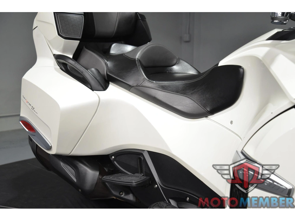 2014 Can-am Spyder Rt S alt