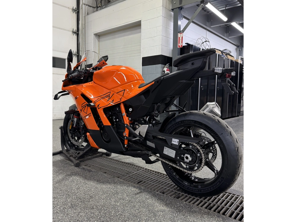Ktm 990 Rc R 2026 alt