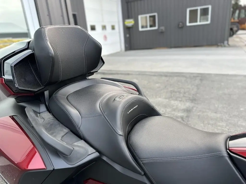 Can-am Rt Limited 2025 alt