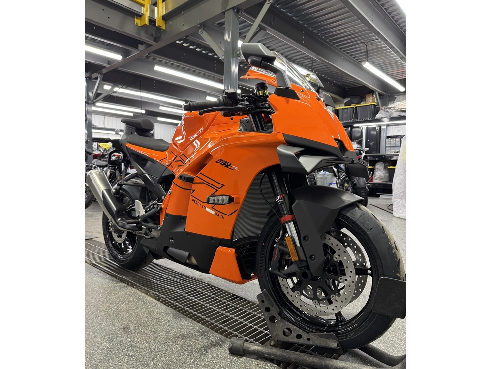 Ktm 990 Rc R 2026 alt