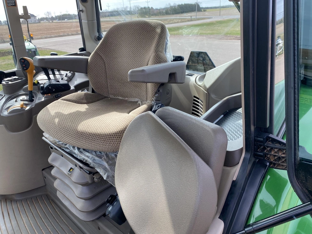 John Deere 6110m 2023 alt
