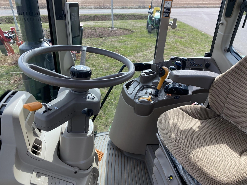 John Deere 6110m 2023 alt