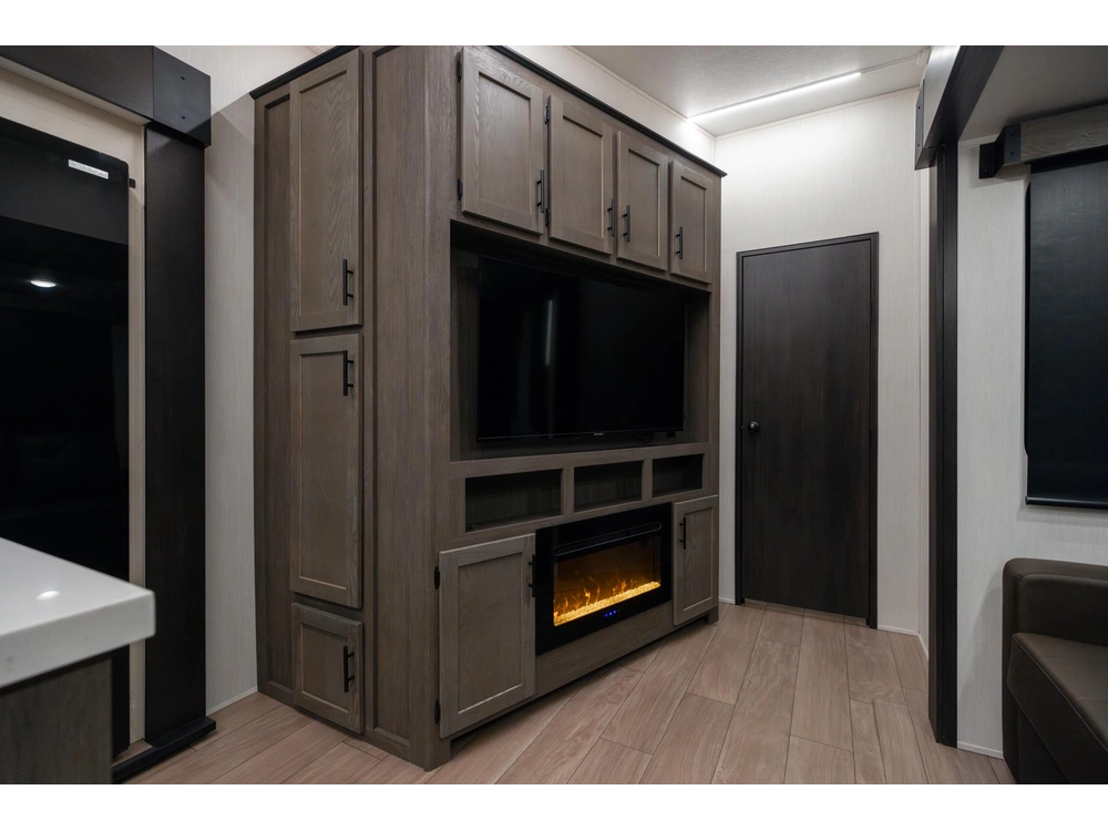 Arctic Wolf 3750 Suite 2026 alt