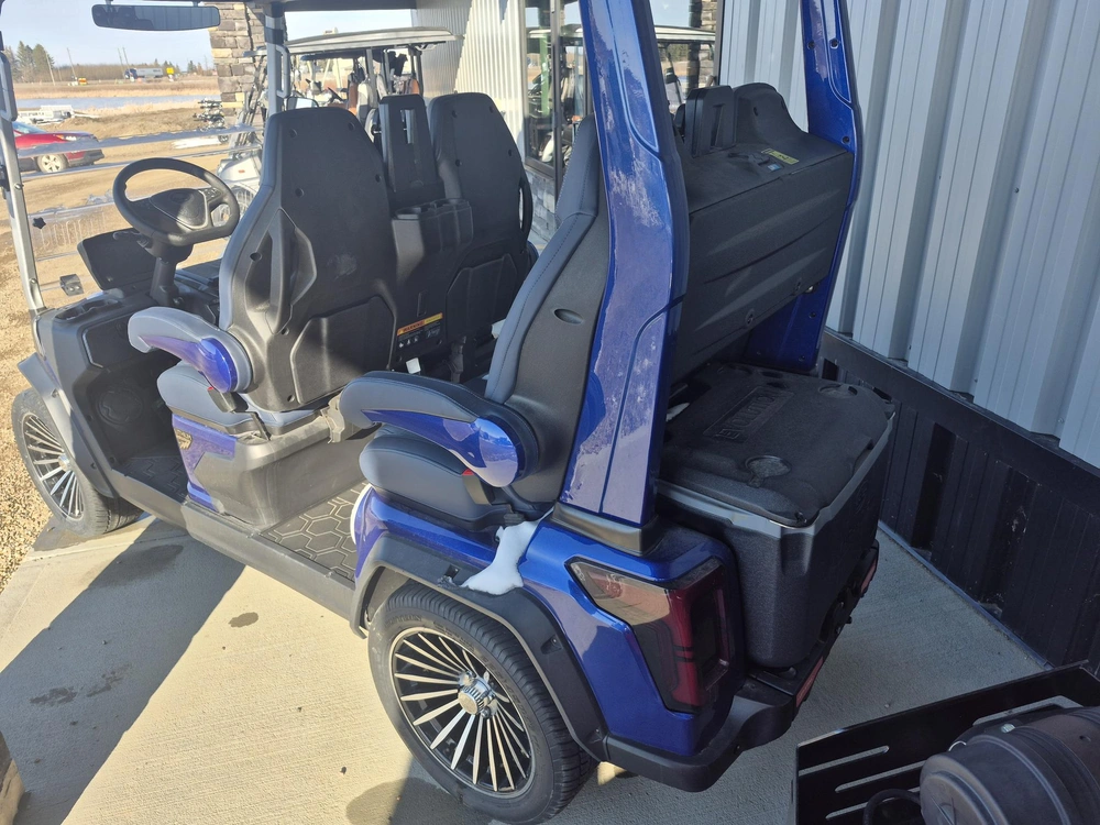 2026 Hdk D-max Gt4 Blue Port W) Ocean Wave Seats alt