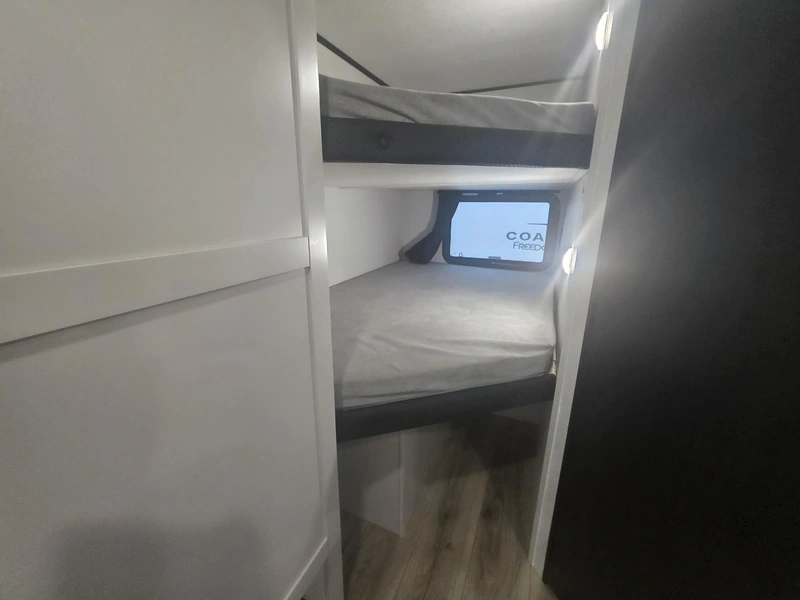 2026 Jayco Jay Feather Sl 26bhsl alt