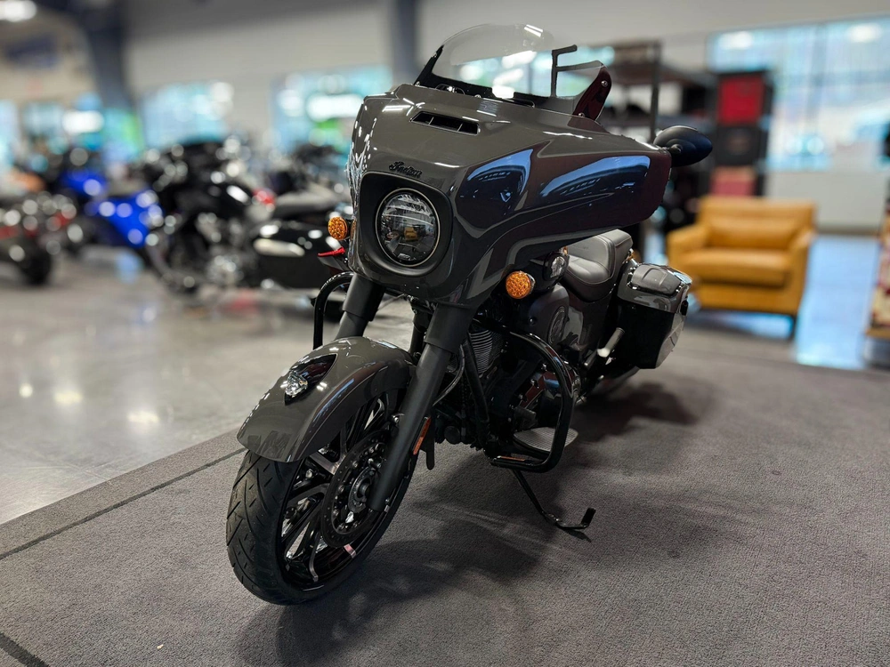 2024 Indian Motorcycle Chieftain Dh Prem Audio, Granite Gray, 49st Dark Horse® With Powerband Audio Package alt