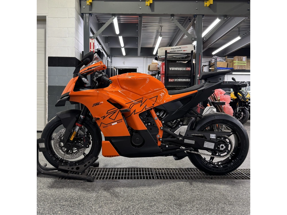 Ktm 990 Rc R 2026 alt