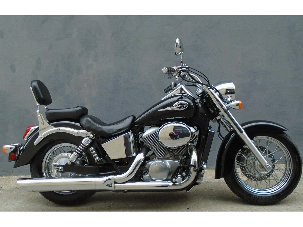 2001 Honda Shadow 750 alt