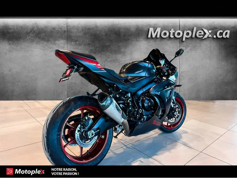 2017 Suzuki GSX-R 1000 YOSHIMURA thumbnail 3