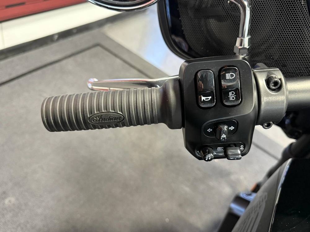 2025 Indian Motorcycle Chieftain Powerplus 108 alt
