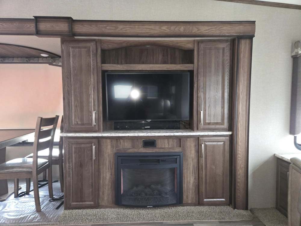 Cougar 327rl 2018 alt