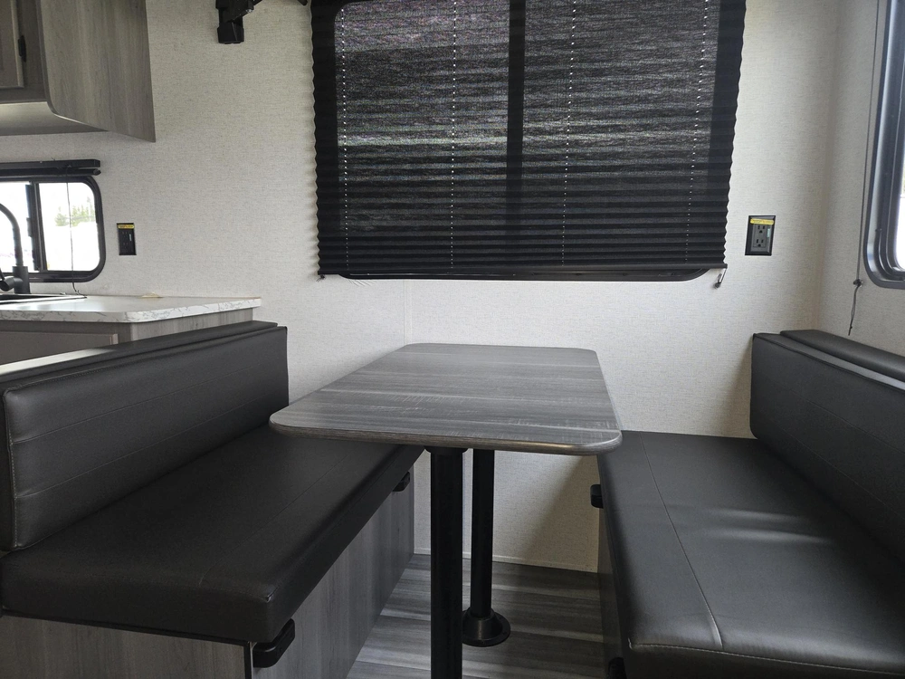 Hideout 200rl 2024 alt