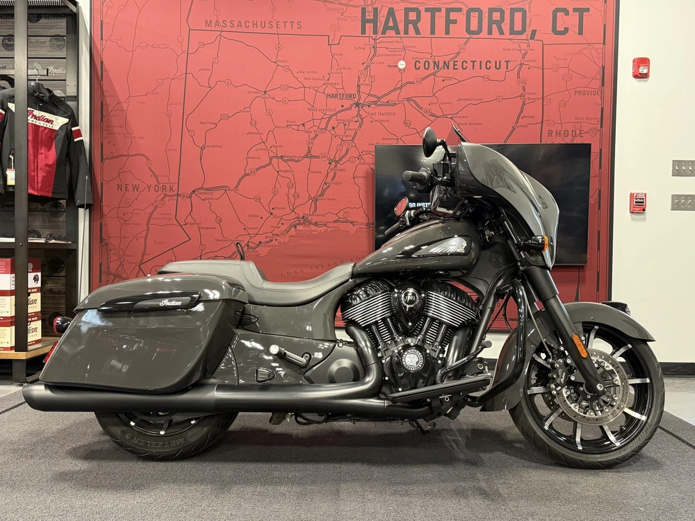 2024 Indian Motorcycle Chieftain Dh Prem Audio, Granite Gray, 49st Dark Horse® With Powerband Audio Package alt