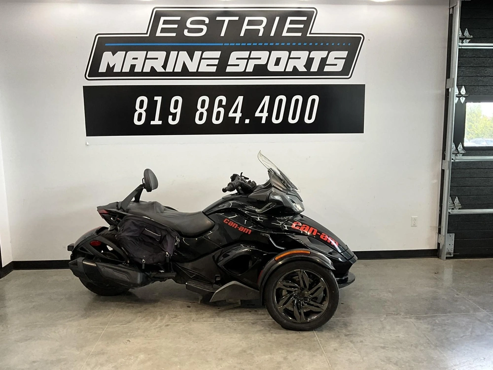 2016 Can-am Spyder Sts alt