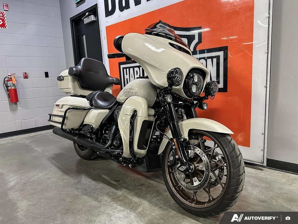 2023 Harley-davidson Flhxst alt