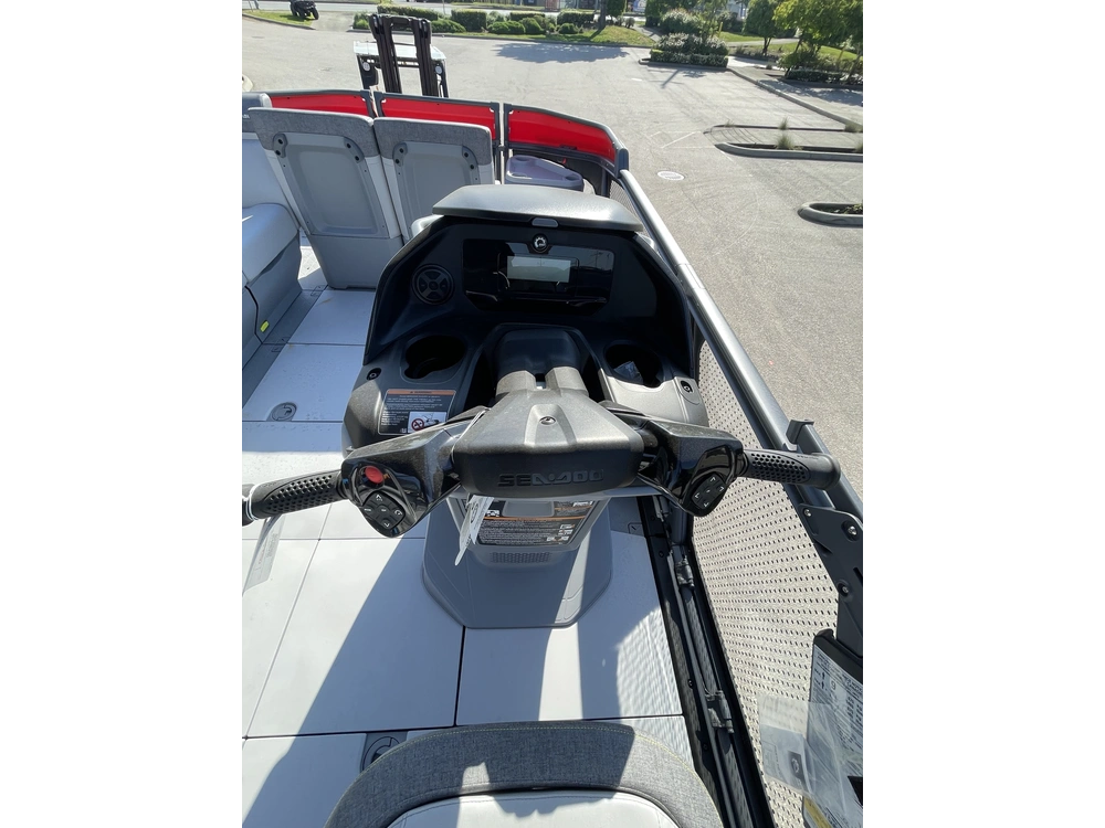 2025 Sea-doo Switch Cruise 21' 170hp alt