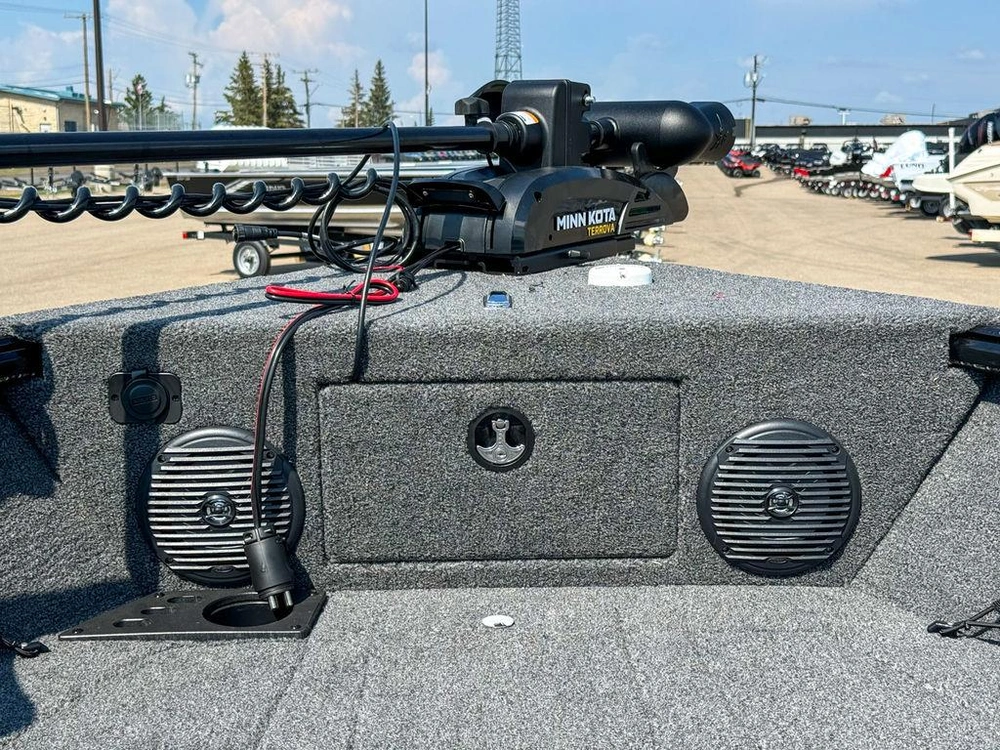 2025 Lund Boat Co 1775 Impact Xs alt