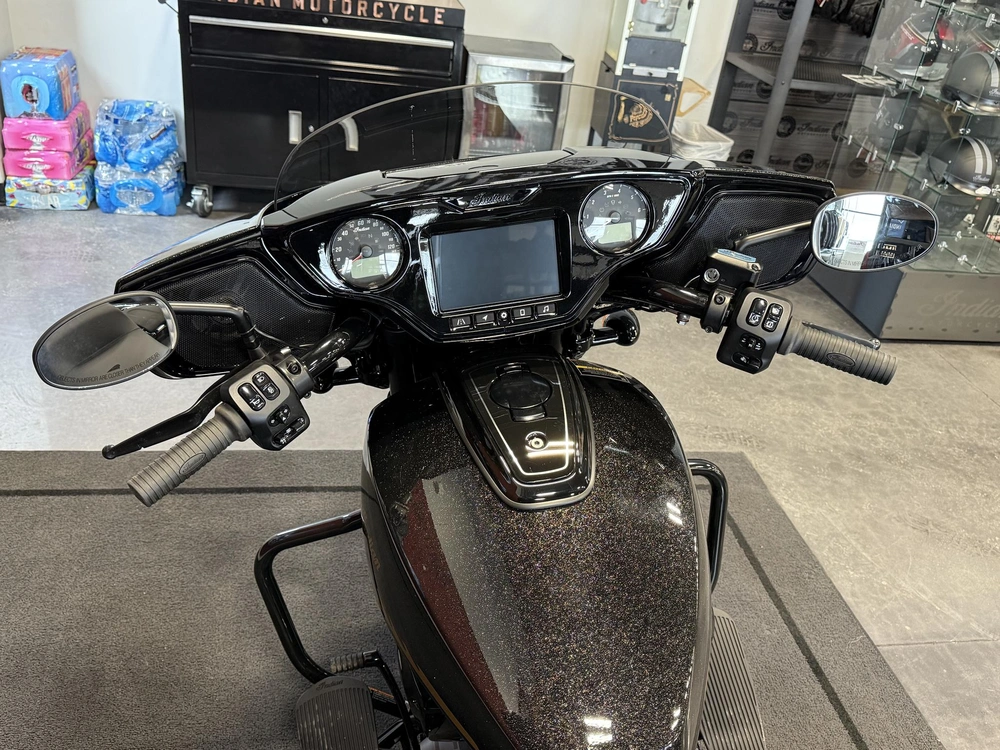 2026 Indian Motorcycle Chieftain Pp Dh 112, Blk/blk Crystal, 49st Dark Horse® With Powerband Audio Package alt