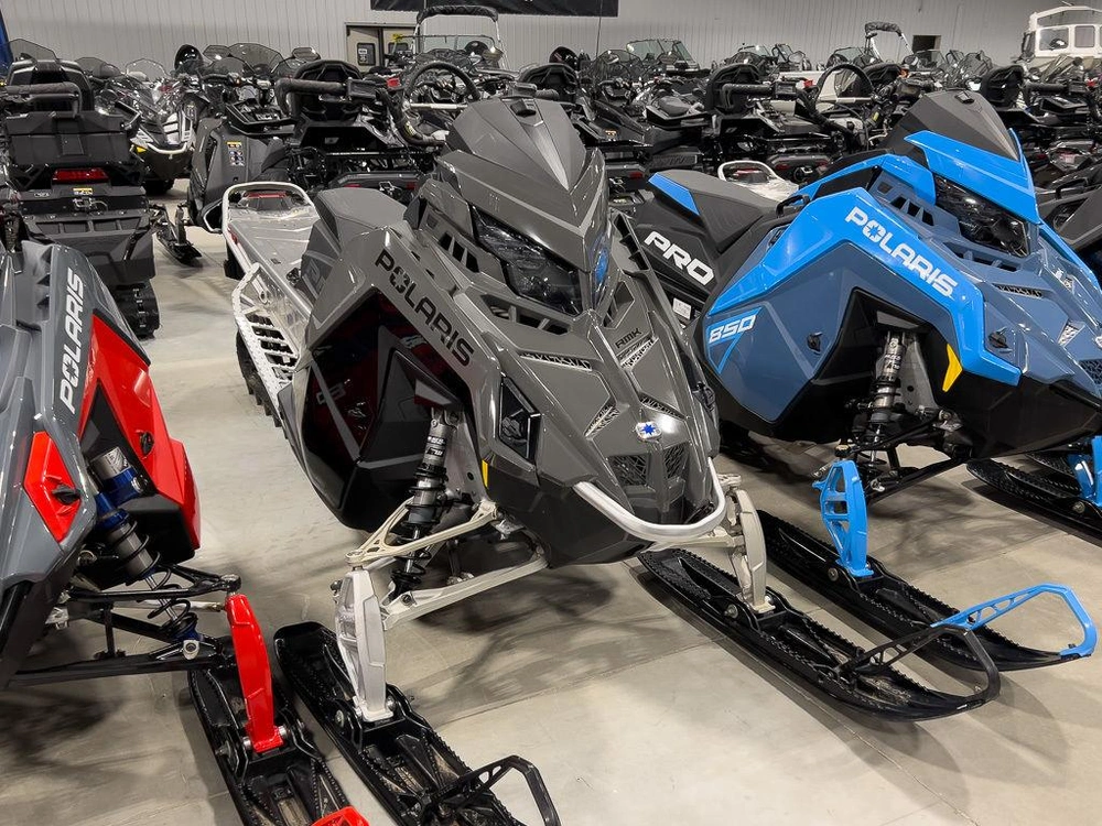 2024 Polaris 650 Pro Rmk 155 Gloss Black alt