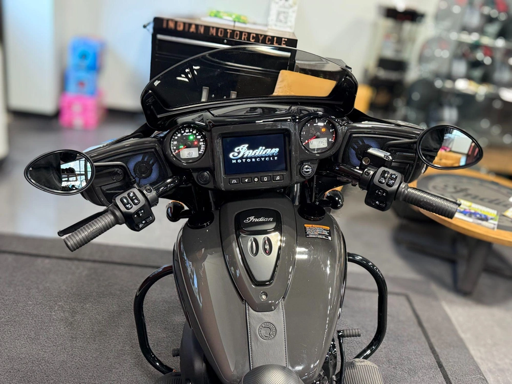 2024 Indian Motorcycle Chieftain Dh Prem Audio, Granite Gray, 49st Dark Horse® With Powerband Audio Package alt