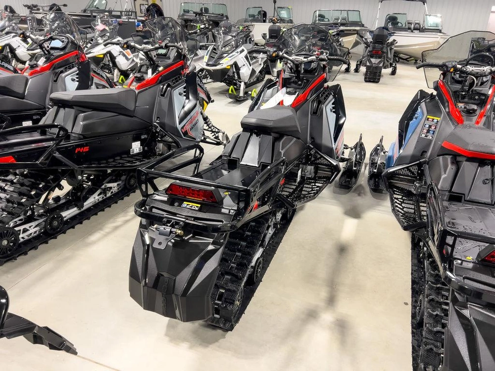2025 Polaris 650 Voyageur 146 Es alt
