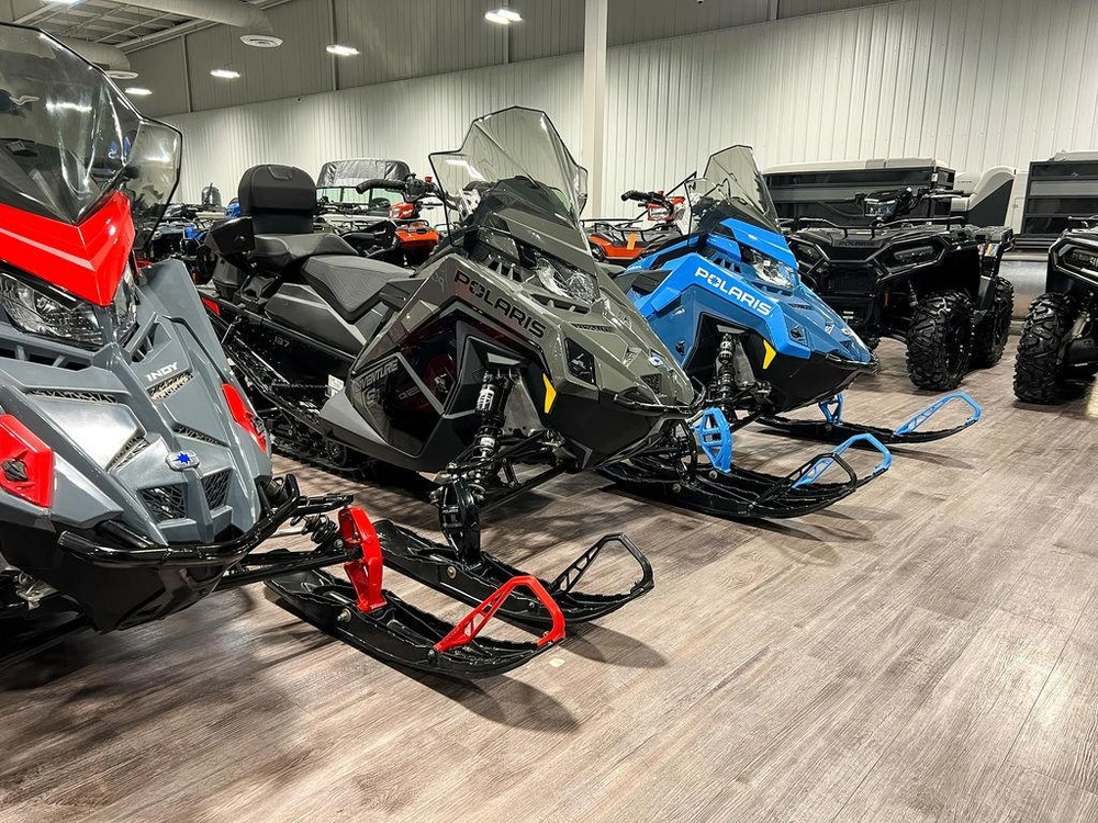 2025 Polaris Prostar S4 Indy Adventure 137 alt