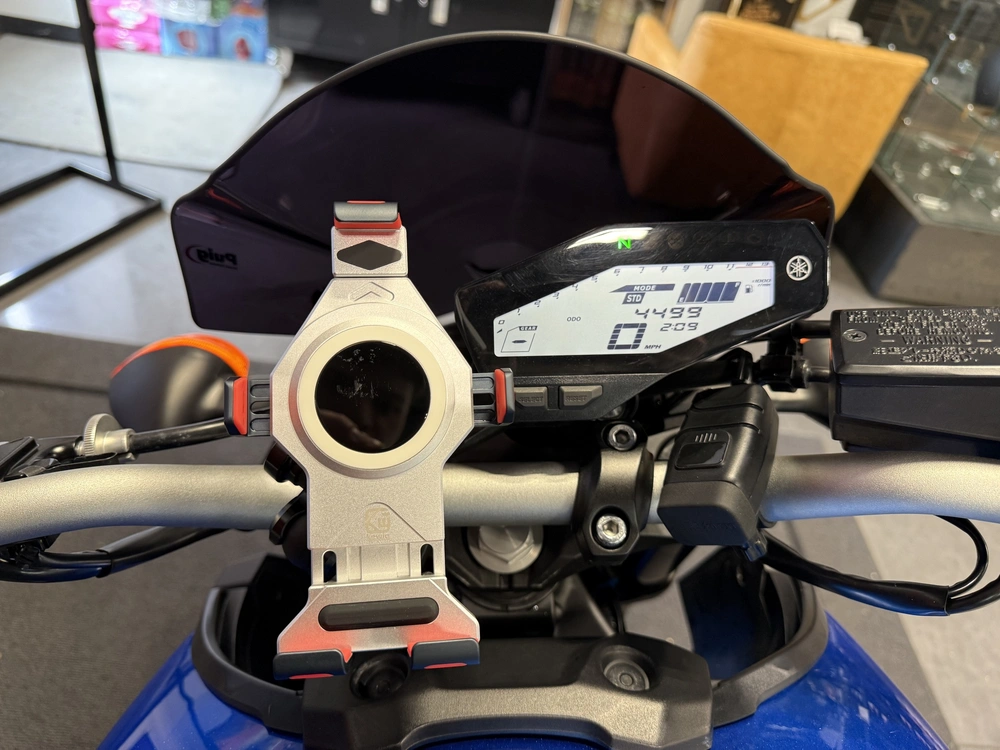 2016 Yamaha Fz 09 alt