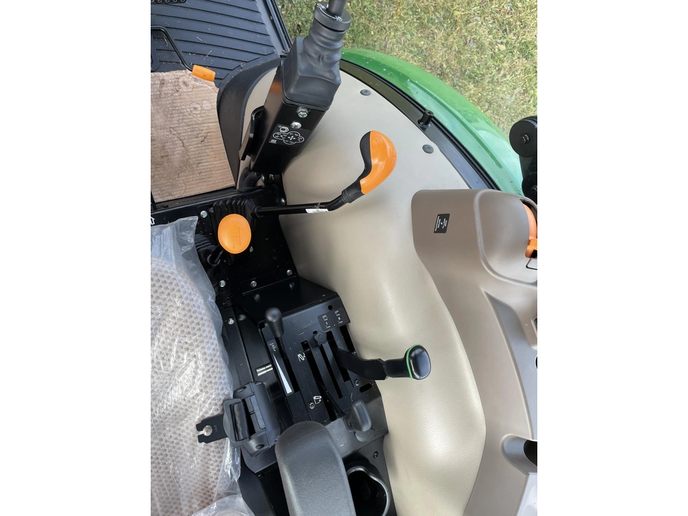 John Deere 5075e 2023 alt