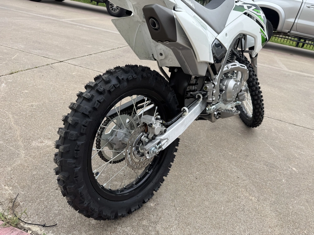 2026 Kawasaki Klx® 140r L alt
