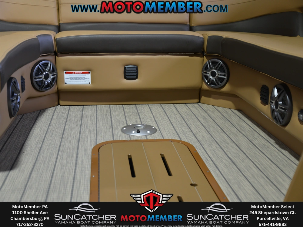2025 Suncatcher Fusion 324ss alt
